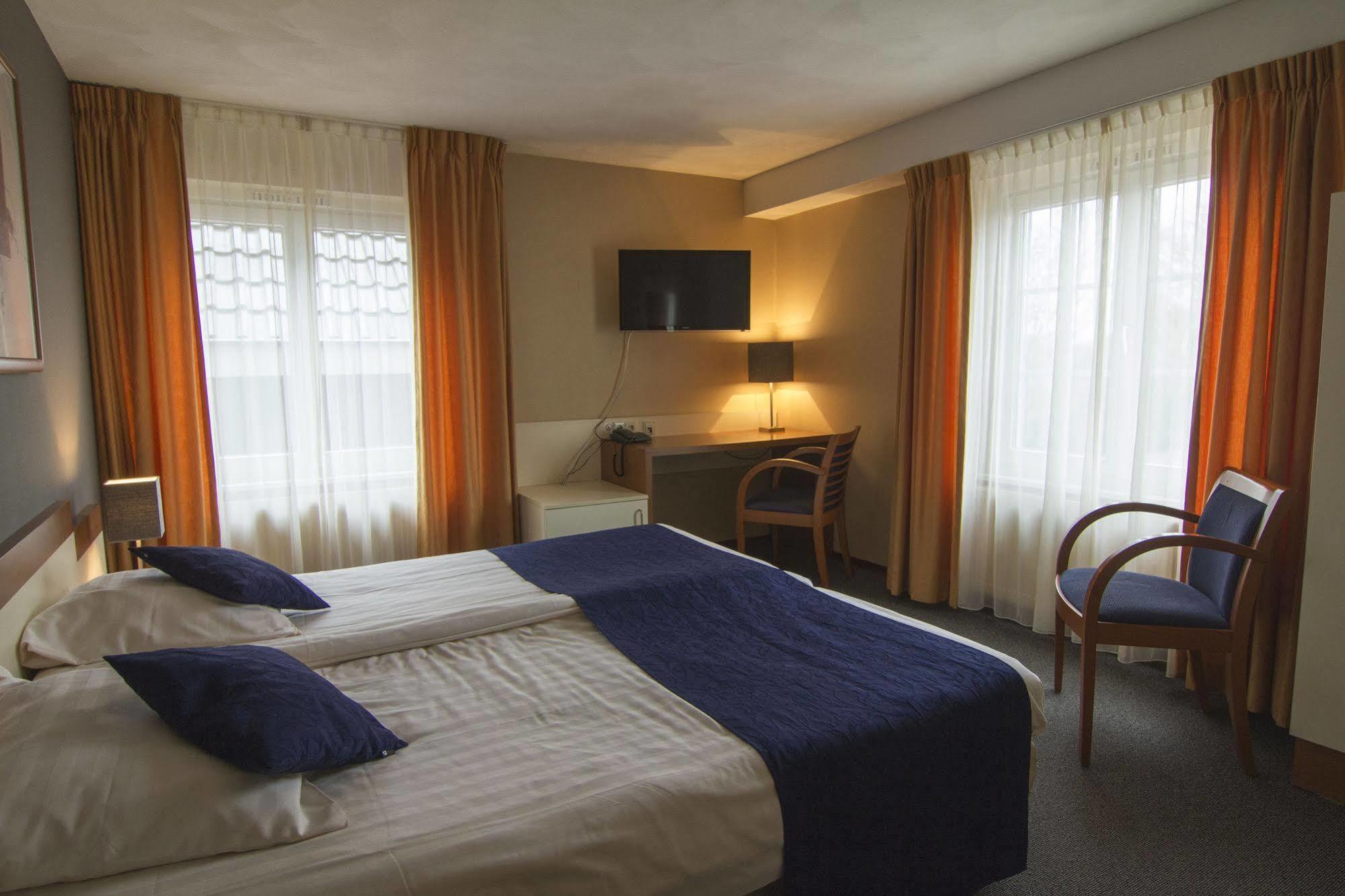 Hotel Boer Goossens Den Dungen Exteriör bild